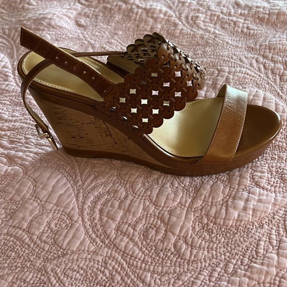 NEW! Antonio Melani Leather wedges - Picture 2 of 7